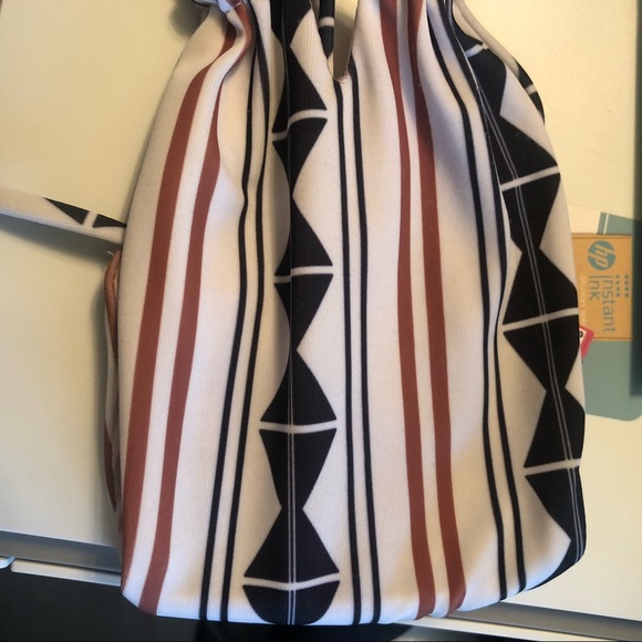 Lumahai Top in Tapa - Picture 5 of 7